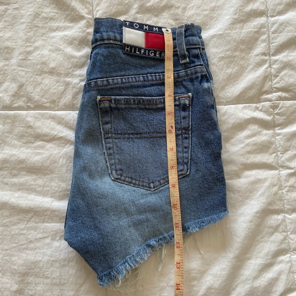 Vintage Tommy Jeans shorts - Picture 3 of 8